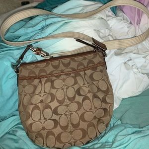 ** AUTHENTIC COACH BAG !! CROSS BODY OR SHOULDER